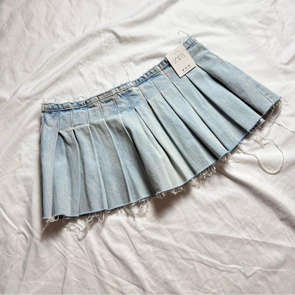 NWT Zara Low Rise Pleated Destroyed Frayed Hem Blue Denim Mini Skirt Size Medium